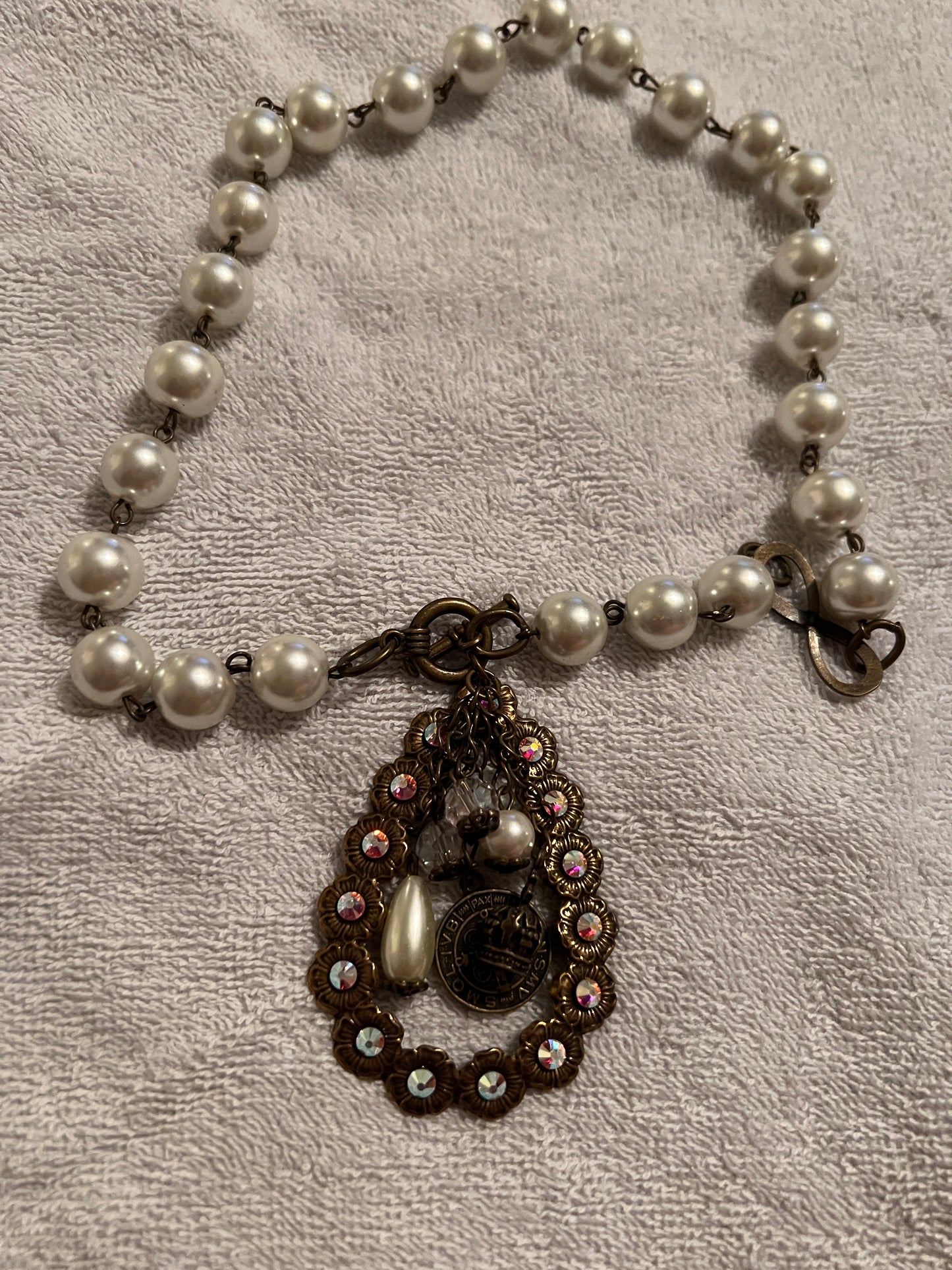 Single Strand Necklace with Pendant