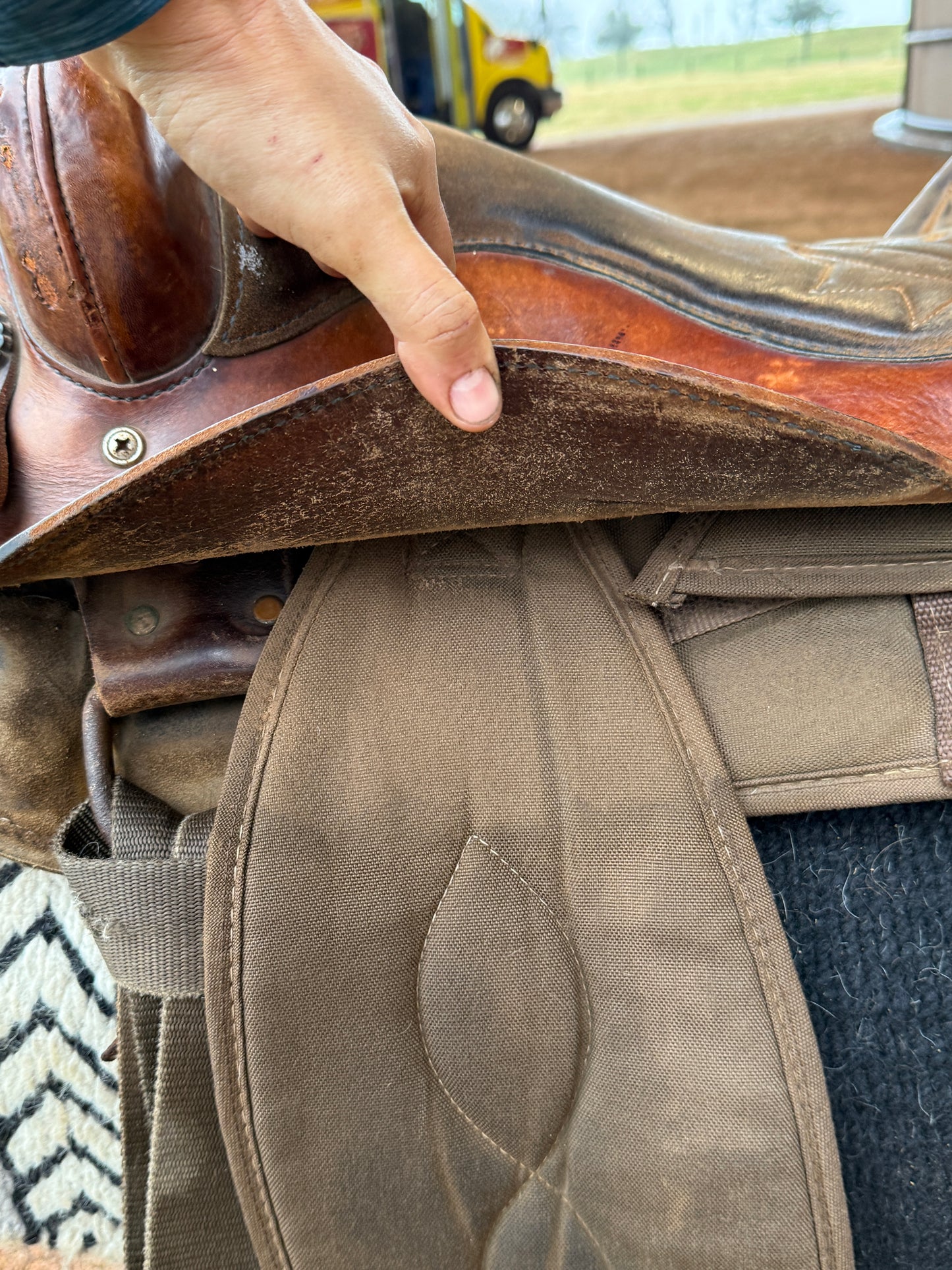 Big Horn Leather / Cordura Wester Saddle, 16” Seat